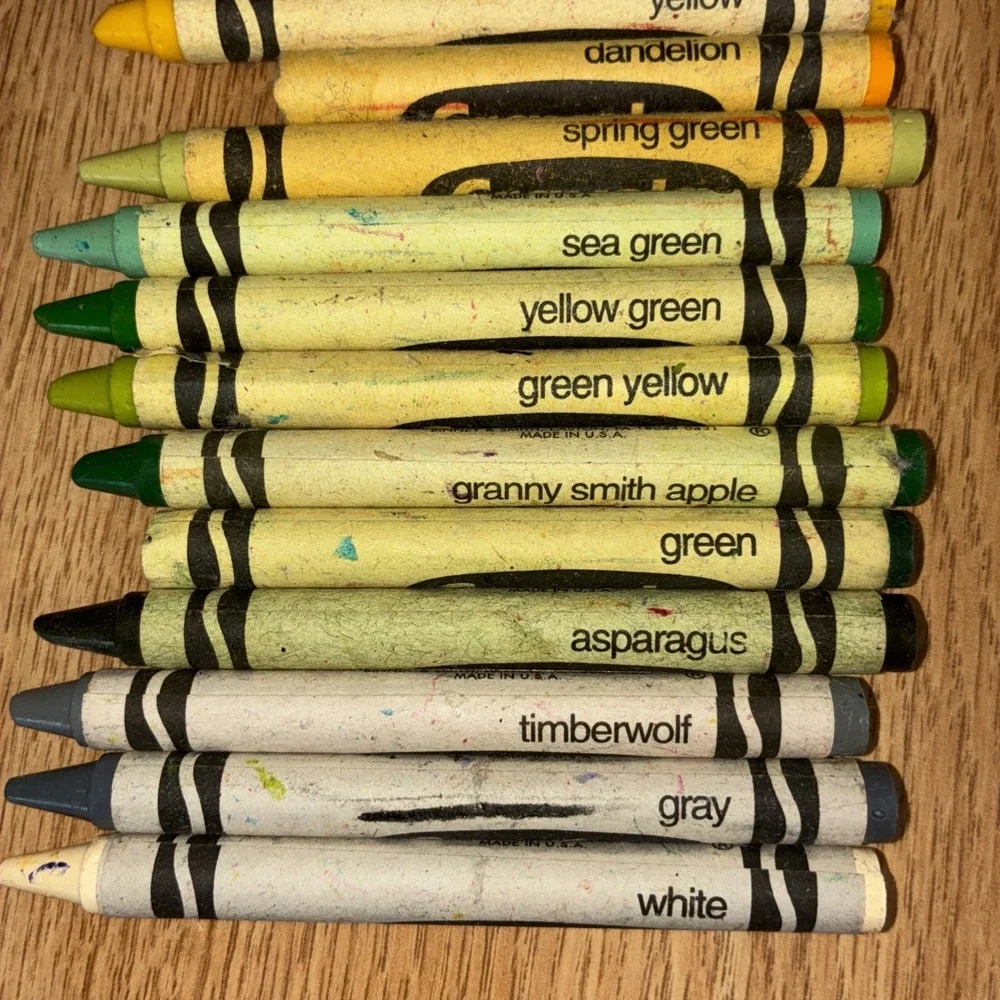Vintage Crayola‎ Crayons Binney Smith Retired Colors Lot Of 40 *some broken